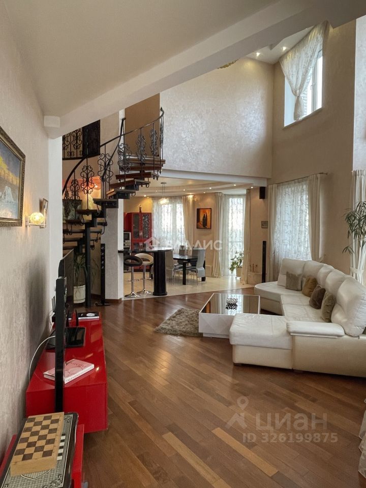 Продажа 5-комн квартиры на вторичном рынке Ветеранов пр-кт,  д. 130