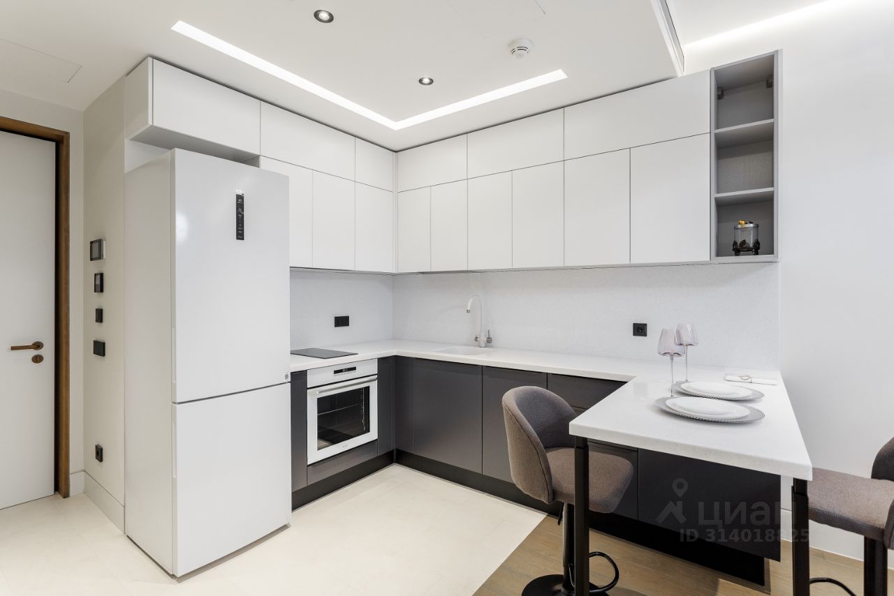 Продажа 2-комн квартиры на вторичном рынке Поклонная улица, 9