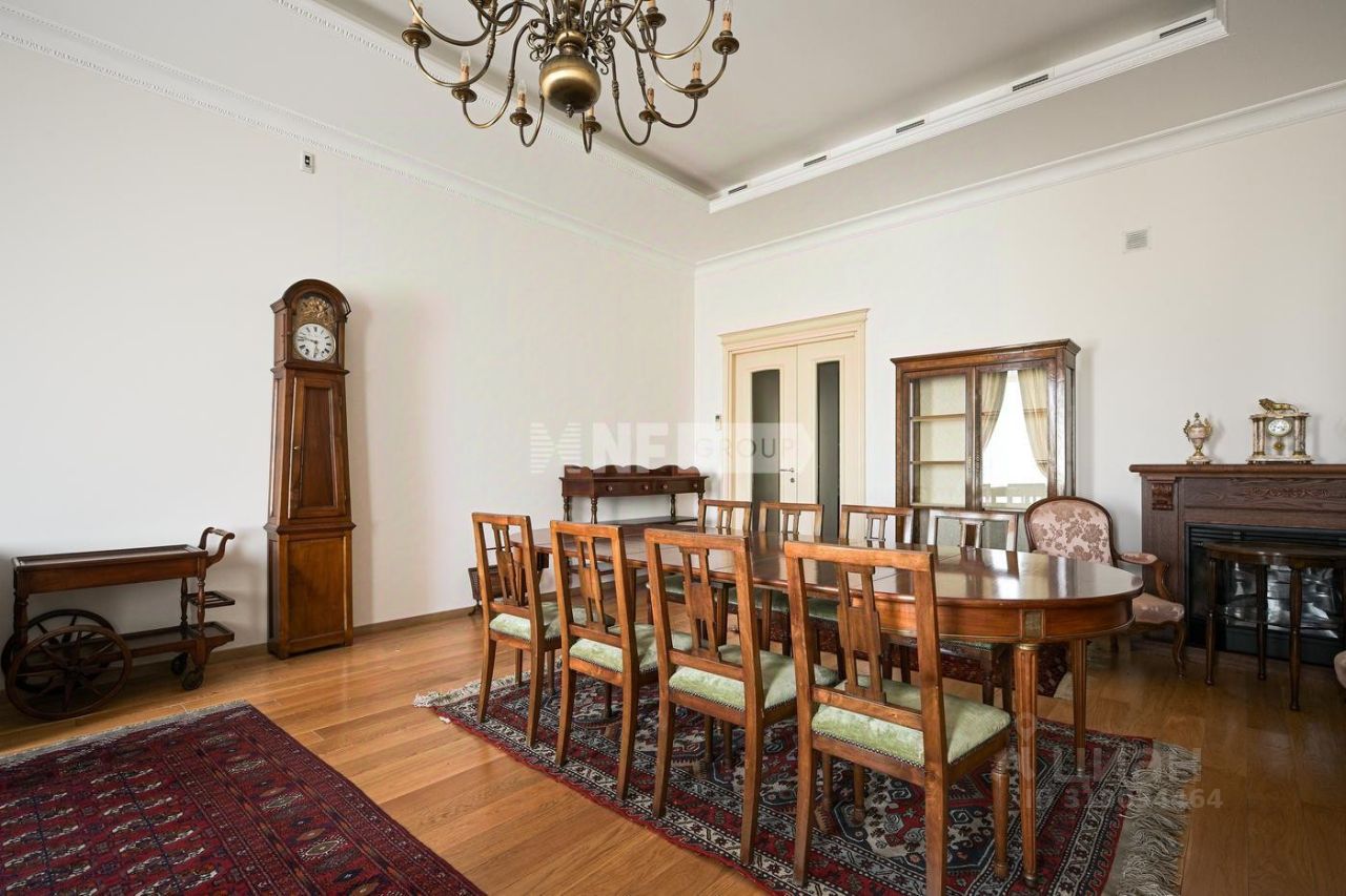 Продажа 5-комн квартиры на вторичном рынке Невский проспект, 53