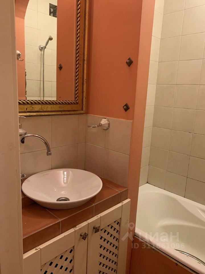 Продажа 2-комн квартиры на вторичном рынке Рыбацкая улица, 6-8