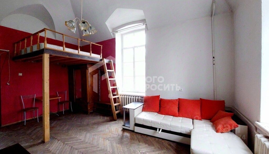 Продажа 3-комн квартиры на вторичном рынке Петергоф, Самсониевская улица, 7