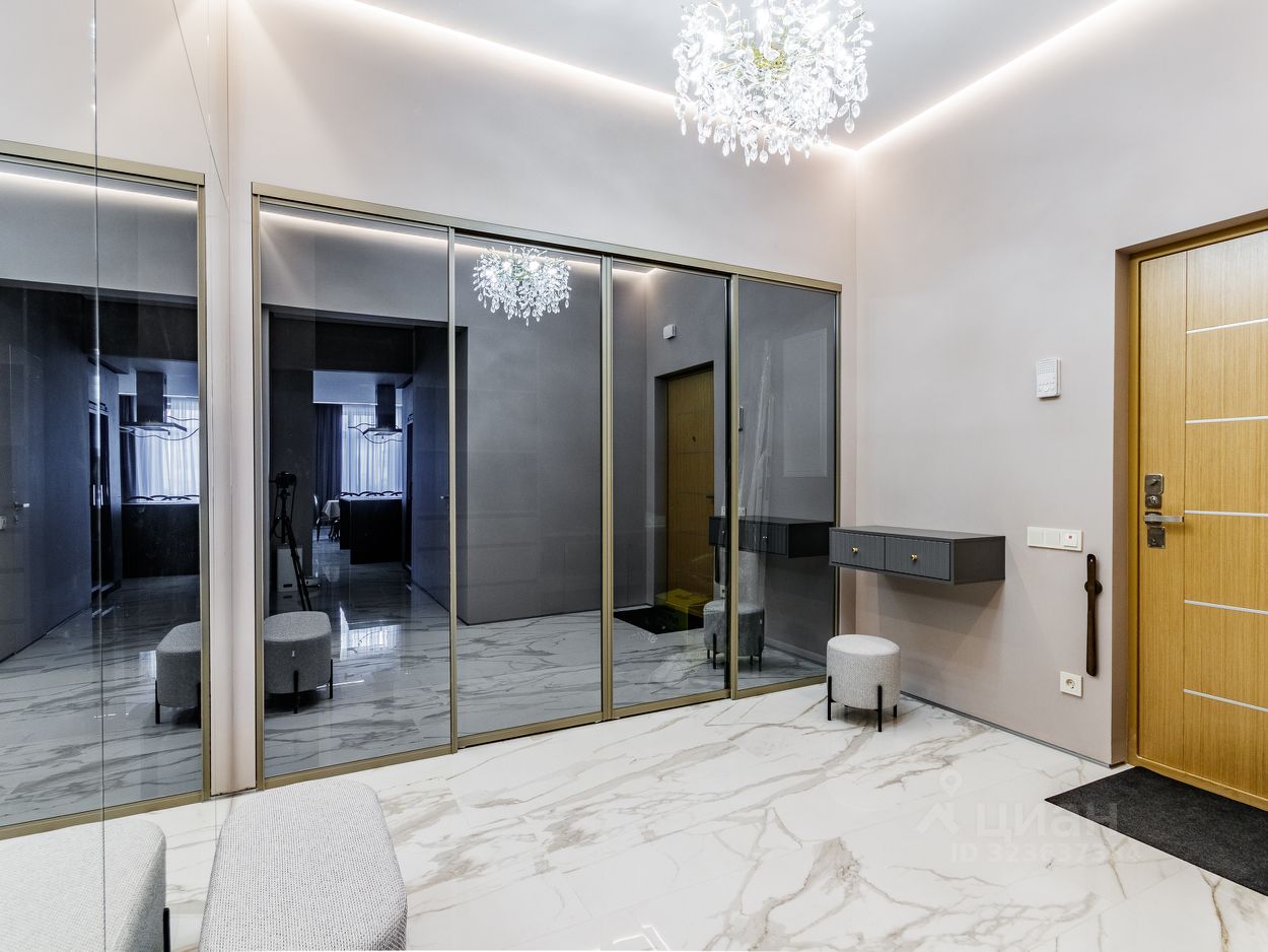 Продажа 5-комн квартиры на вторичном рынке Смольный проспект, 17