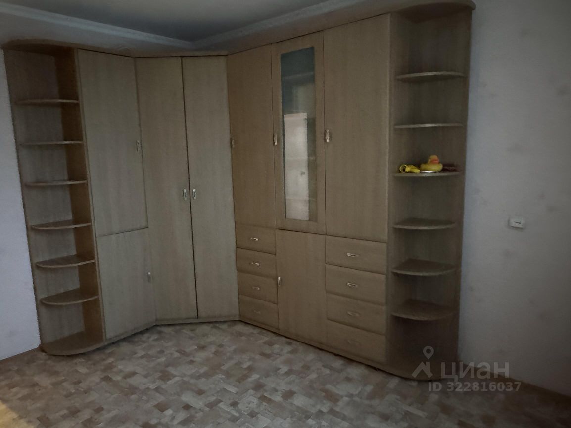 Аренда 3-комн квартиры на вторичном рынке Лотошино пгт, улица Центральная, 21