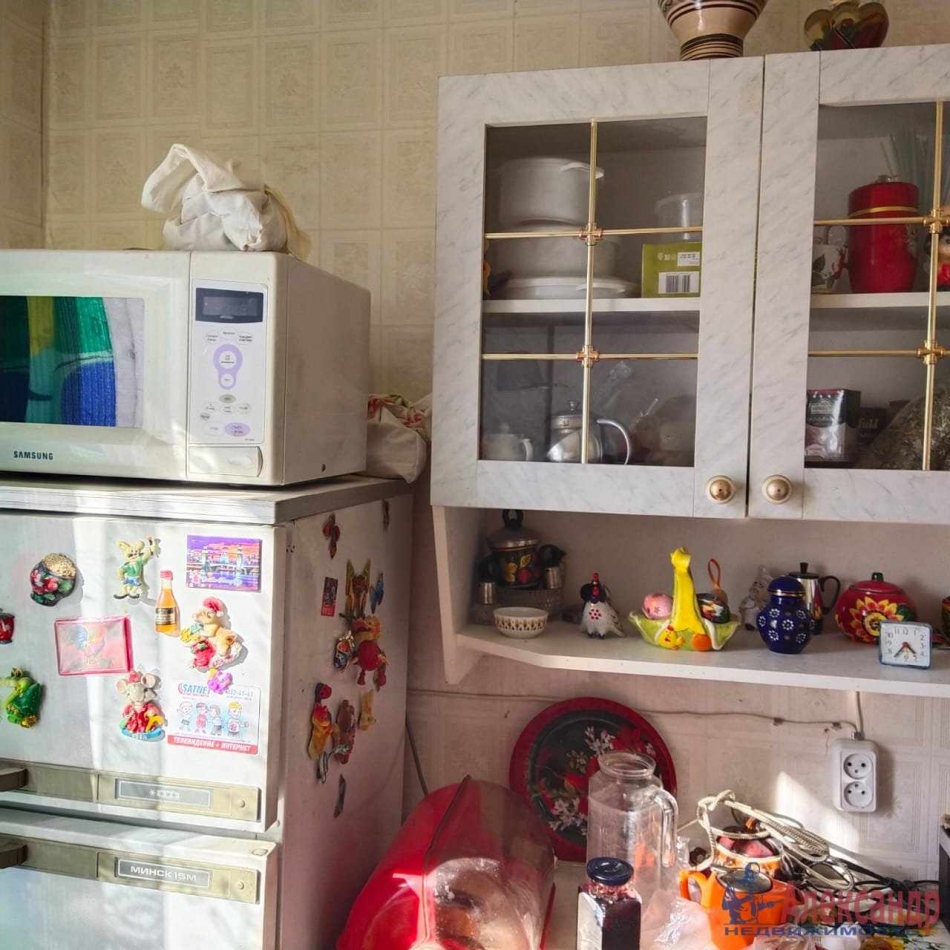 Продажа 2-комн квартиры на вторичном рынке Ломоносов г., Александровская ул. ,  д. 31