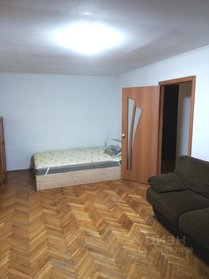 Аренда 1-комн квартиры на вторичном рынке Судостроительная улица,  д. 13