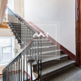 Продажа 4-комн квартиры на вторичном рынке наб Реки Карповки,  д. 16