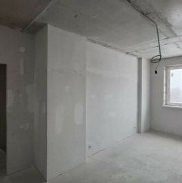 Продажа 3-комн квартиры на вторичном рынке Кремиченка, улица Горького,  д. 10