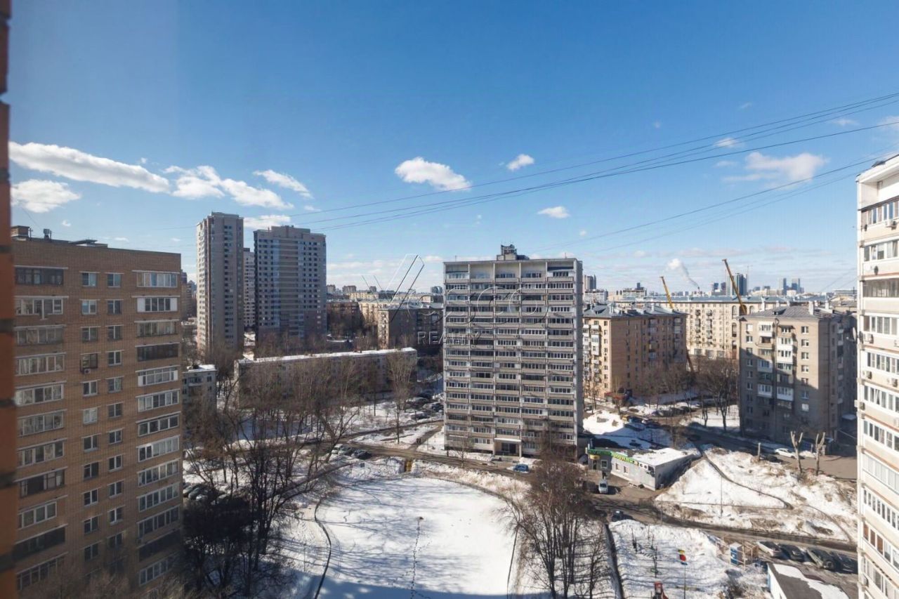 Продажа 4-комн квартиры на вторичном рынке Ломоносовский проспект, 7К5