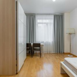 Продажа 4-комн квартиры на вторичном рынке улица Шумкина,  д. 11А