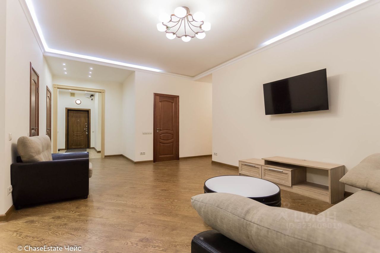 Продажа 4-комн квартиры на вторичном рынке Ленинградское шоссе, 25к3