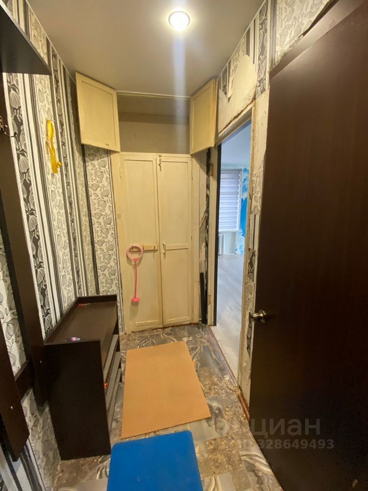 Продажа 1-комн квартиры на вторичном рынке Волхов, Молодежная улица, 27
