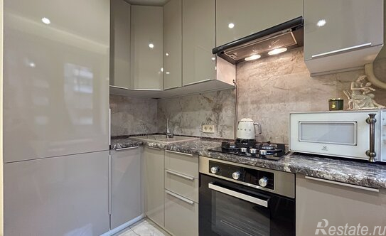 Продажа 2-комн квартиры на вторичном рынке улица Кубинка,  д. 18 к3