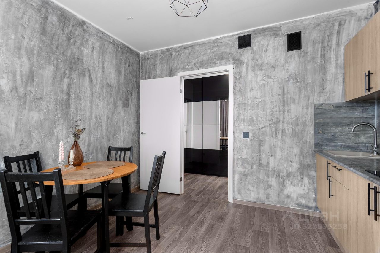 Продажа 1-комн квартиры на вторичном рынке пос. Бугры, бульвар Воронцовский, 5к4