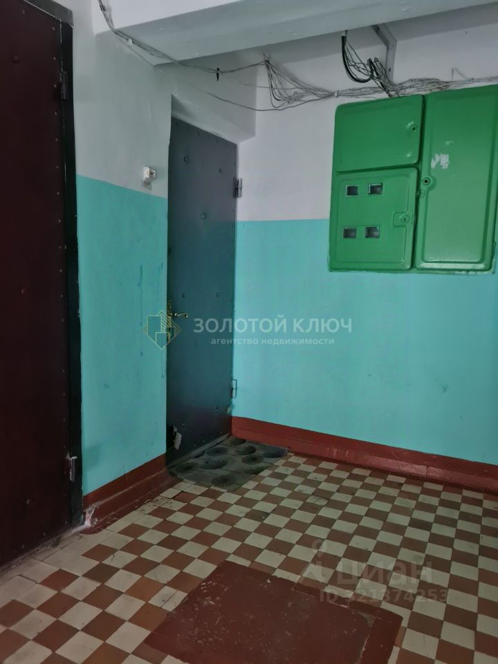 Продажа 4-комн квартиры на вторичном рынке Запрудня пгт, улица Карла Маркса, 17