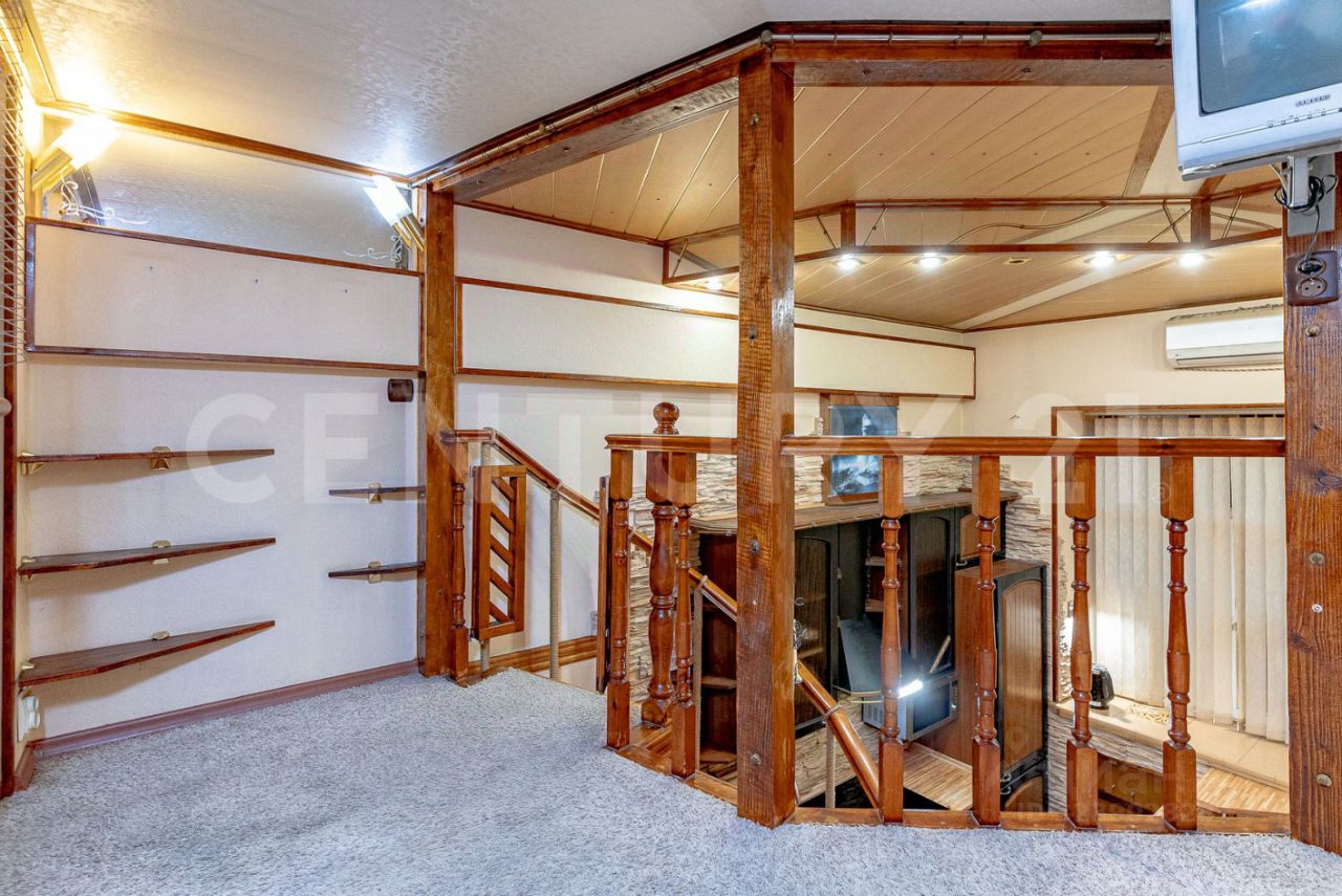 Продажа 3-комн квартиры на вторичном рынке улица Пилотов, 18К4