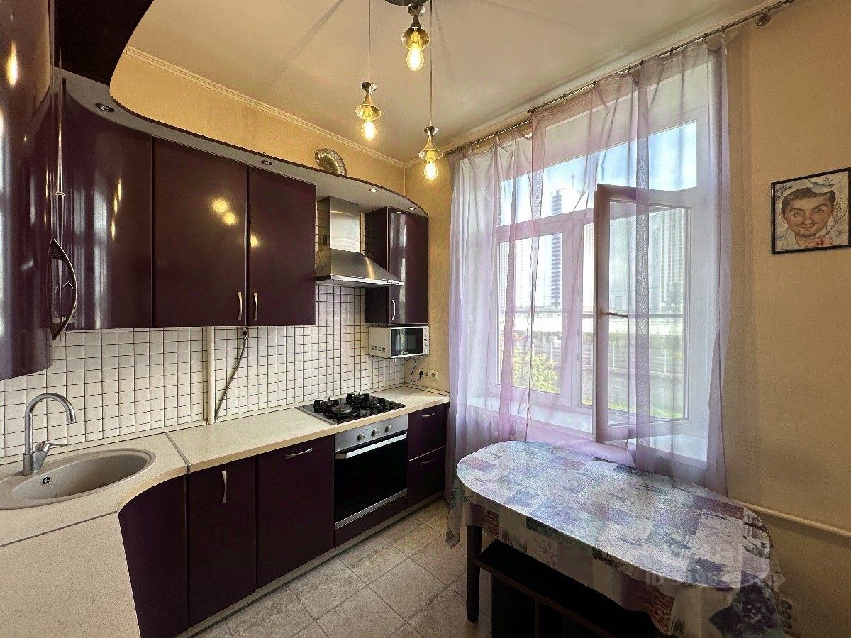 Продажа 2-комн квартиры на вторичном рынке Окружной проезд, 14К1