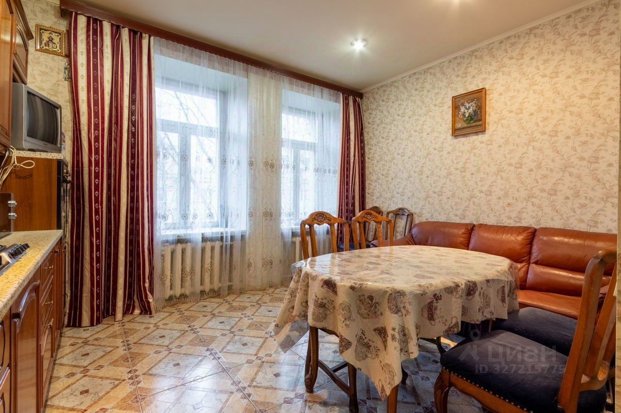 Продажа 2-комн квартиры на вторичном рынке улица Стахановцев, 7
