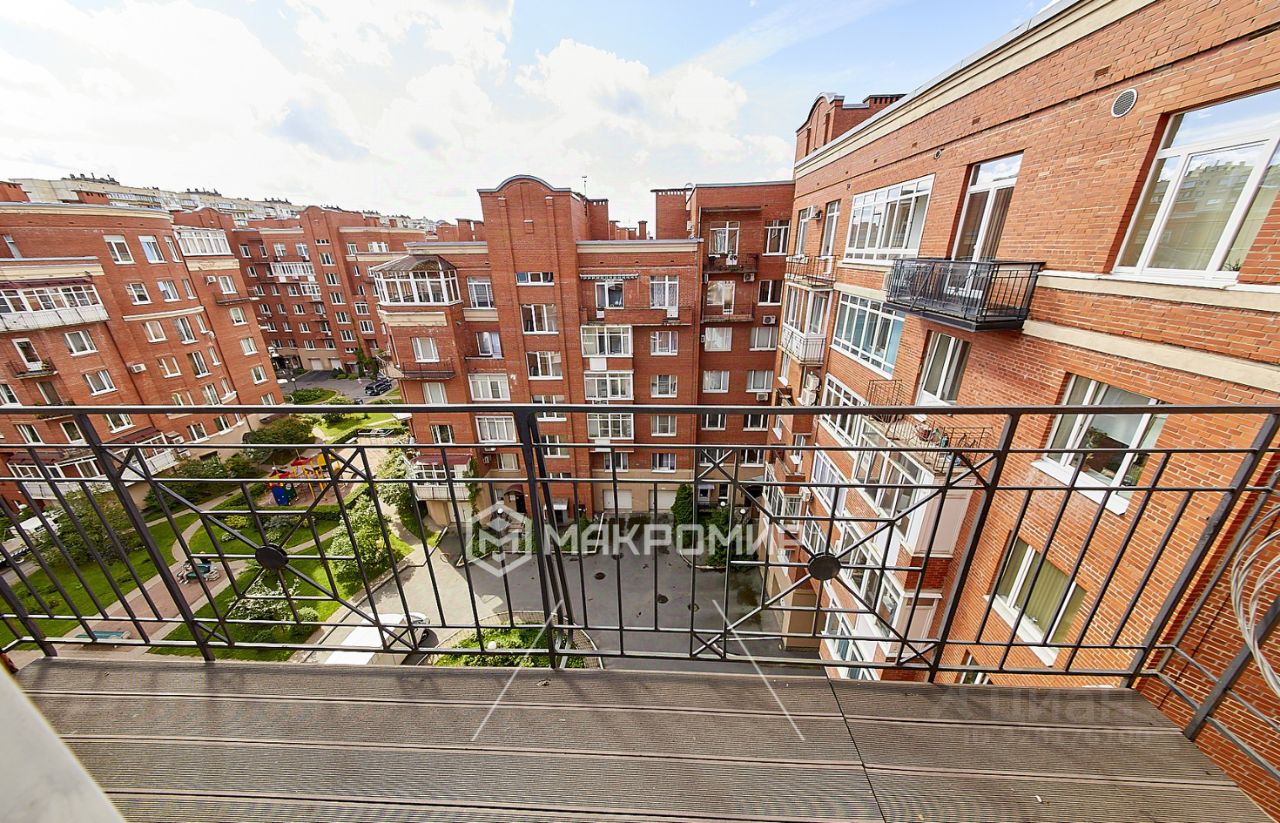 Продажа 3-комн квартиры на вторичном рынке улица Композиторов, 10