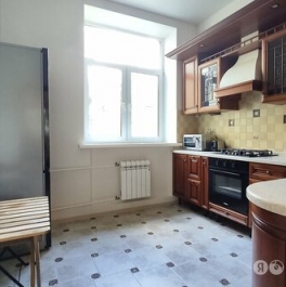 Аренда 3-комн квартиры на вторичном рынке Рощинский 4-й проезд,  д. 16