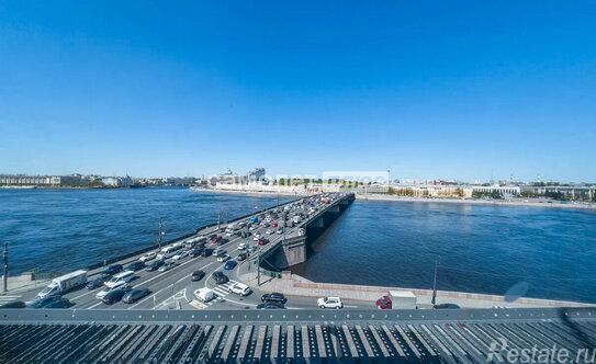 Продажа 6-комн квартиры на вторичном рынке Воскресенская наб,  д. 32