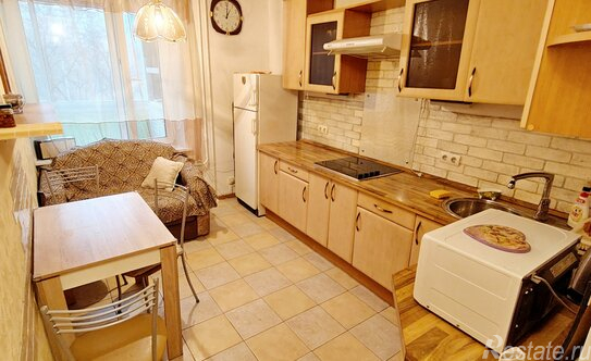 Продажа 1-комн квартиры на вторичном рынке улица Яблочкова,  д. 31 к3