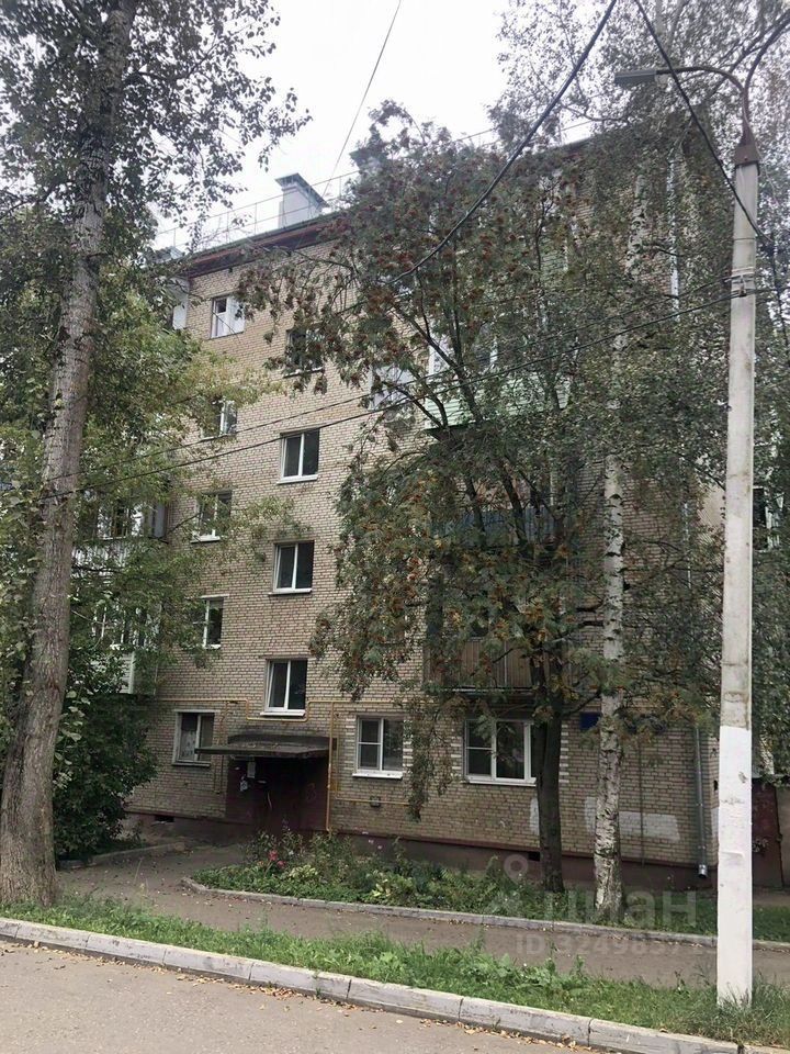 Продажа 1-комн квартиры на вторичном рынке Лесной пгт, улица Титова, 4