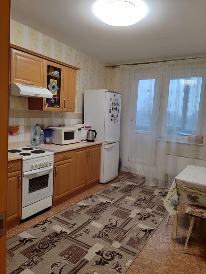 Продажа 2-комн квартиры на вторичном рынке Серпухов, Центральная улица, 142к1