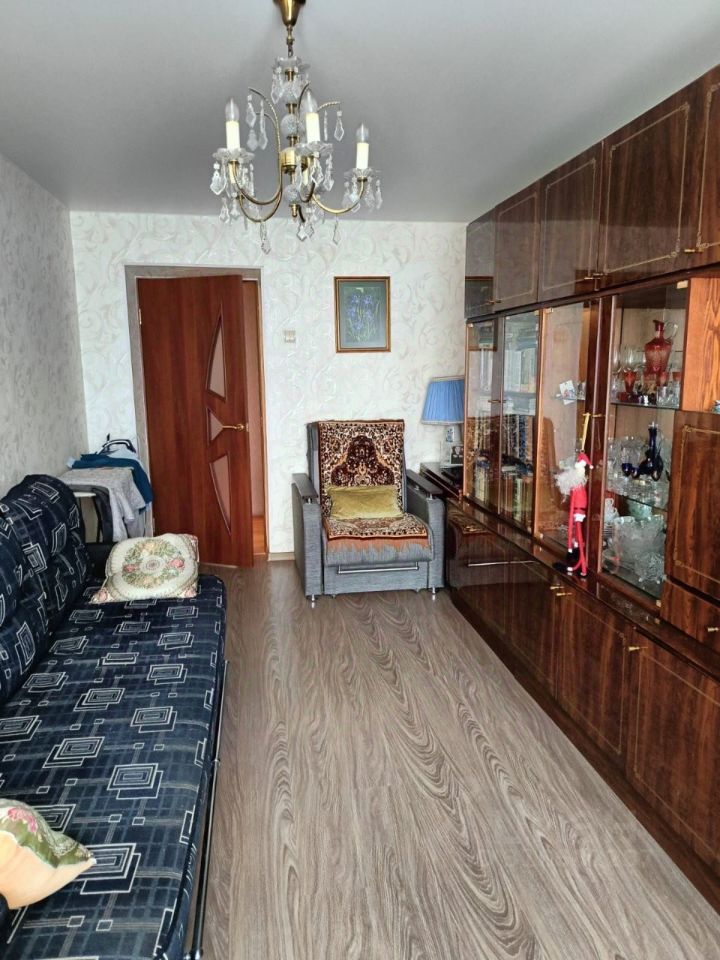 Продажа 2-комн квартиры на вторичном рынке пос. Стрельна, Кропоткинская улица, 6к1