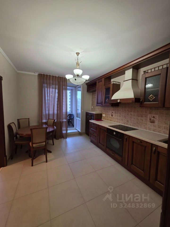 Продажа 3-комн квартиры на вторичном рынке Бухарестская улица, 118к1
