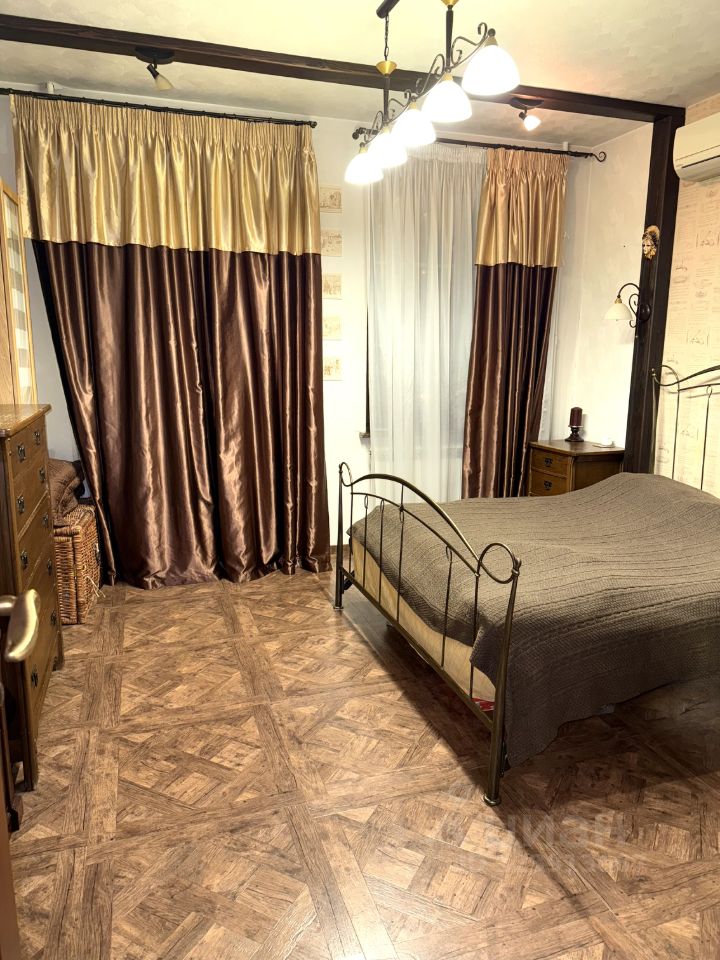 Продажа 3-комн квартиры на вторичном рынке Подольск, Юбилейная улица, 7а