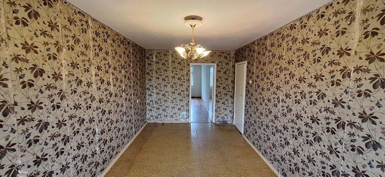 Продажа 2-комн квартиры на вторичном рынке пос. Новый Свет, 12