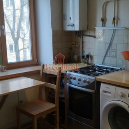 Продажа 2-комн квартиры на вторичном рынке Изумрудная улица,  д. 2/12