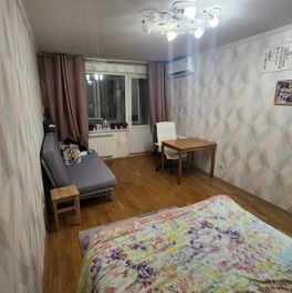 Продажа 1-комн квартиры на вторичном рынке Яхтенная улица,  д. 9 к1