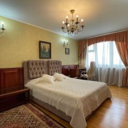 Продажа 4-комн квартиры на вторичном рынке ул Введенского,  д. 32