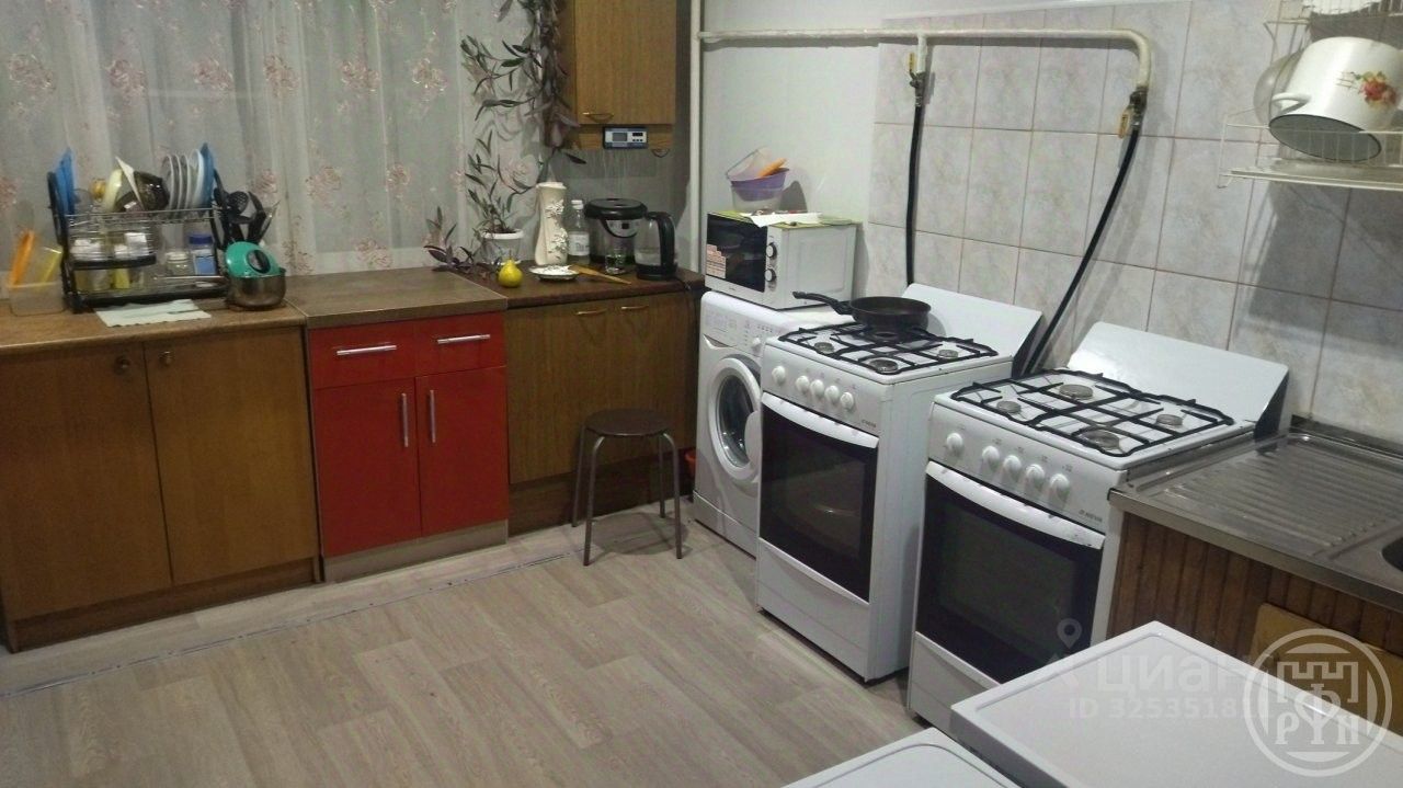 Продажа комнаты Ломоносов, улица Победы, 11