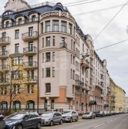 Продажа 3-комн квартиры на вторичном рынке Пушкарский переулок,  д. 9