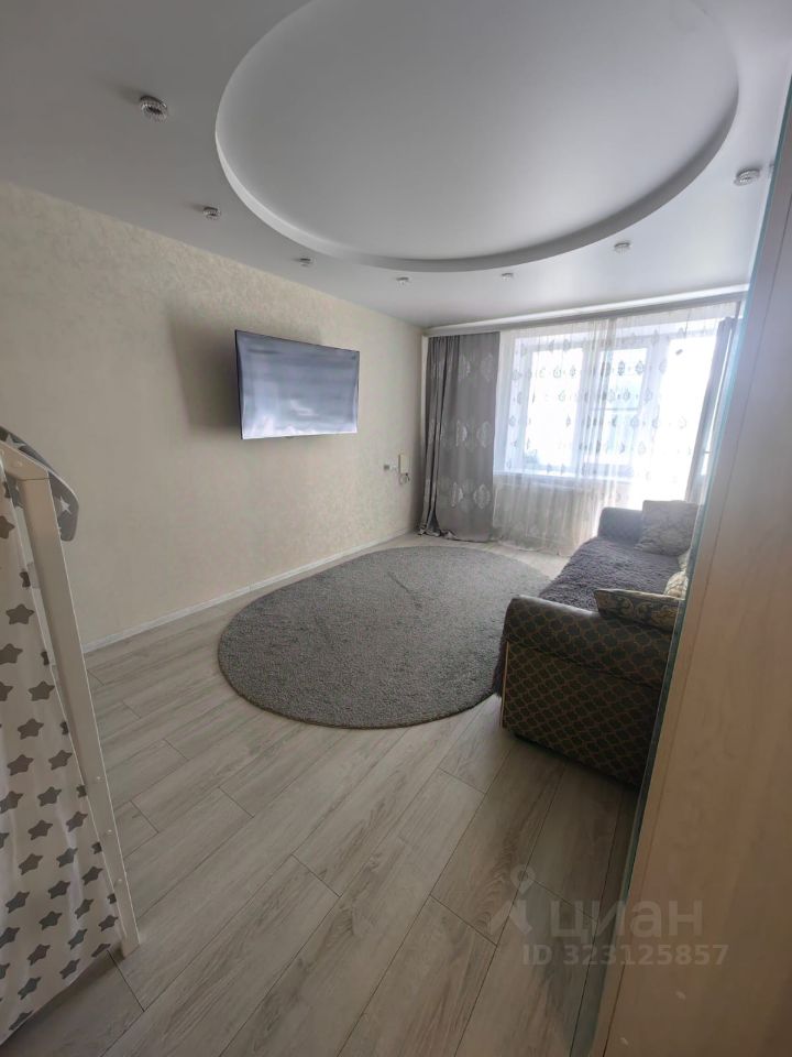 Продажа 1-комн квартиры на вторичном рынке Запрудня пгт, улица Карла Маркса, 10к2