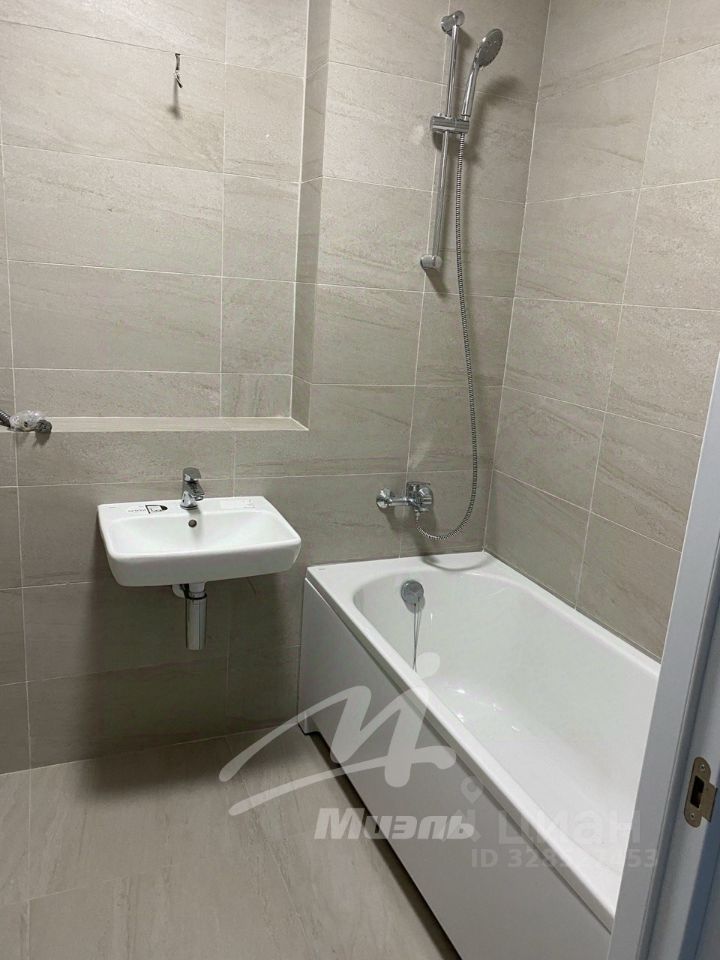 Продажа 1-комн квартиры на вторичном рынке Красноказарменная улица, 14