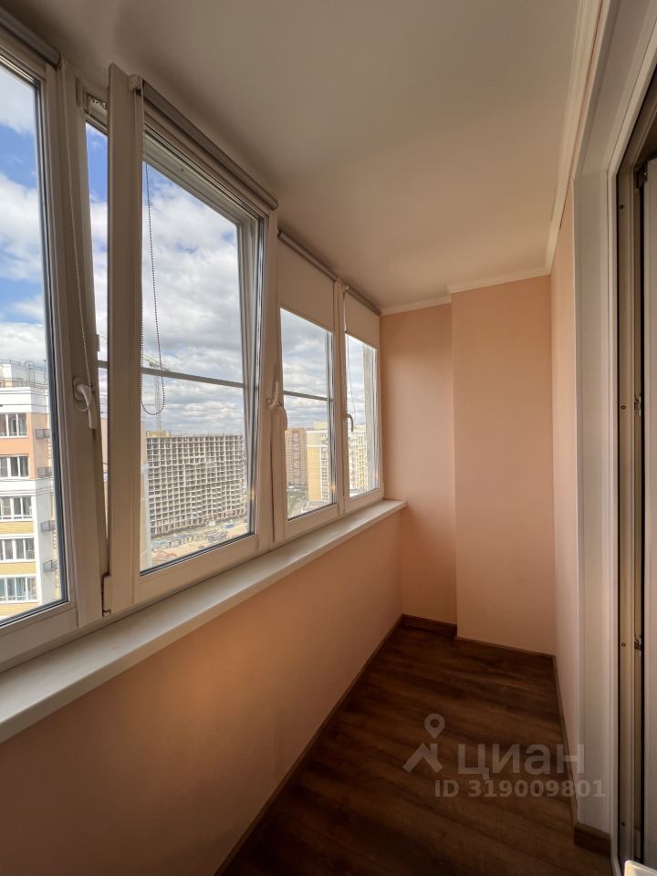 Продажа 1-комн квартиры на вторичном рынке Северный кв-л, д. Сапроново, Купелинка мкр, 20