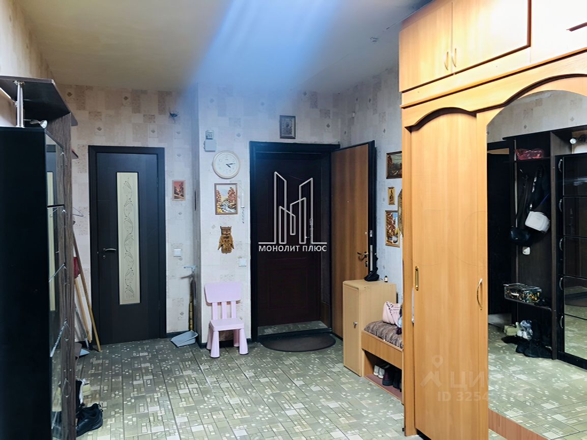 Продажа 3-комн квартиры на вторичном рынке улица Шелгунова,  д. 9к1