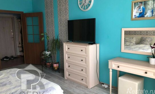 Продажа 2-комн квартиры на вторичном рынке Сходня, Ленинградская улица,  д. 3 к1