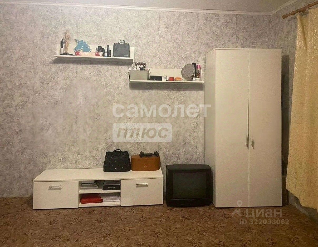 Продажа 1-комн квартиры на вторичном рынке Онежская улица, 12