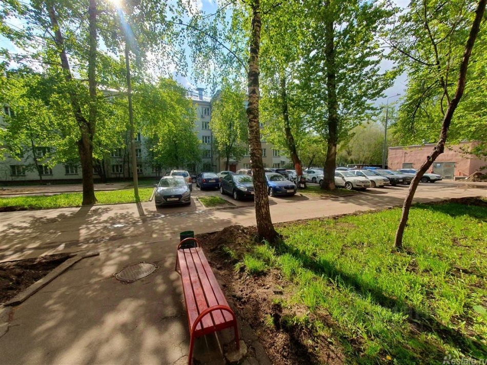 Продажа 2-комн квартиры на вторичном рынке Башиловская улица,  д. 25