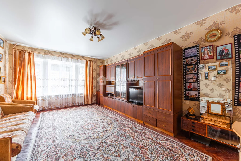 Продажа 3-комн квартиры на вторичном рынке Большая Морская улица,  д. 11