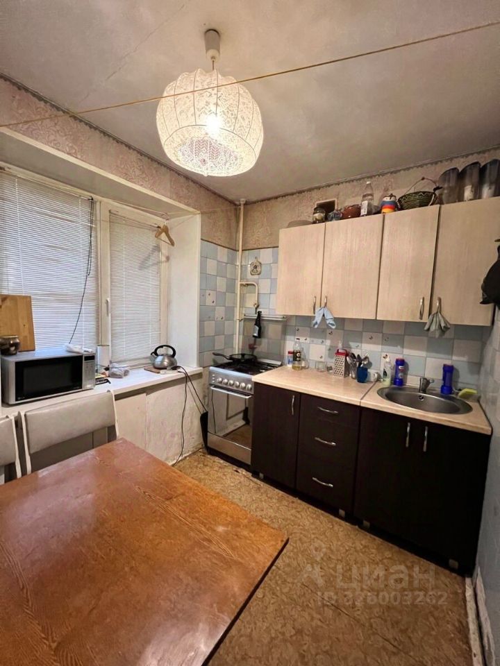 Продажа 3-комн квартиры на вторичном рынке Волхов, улица Ломоносова, 23А