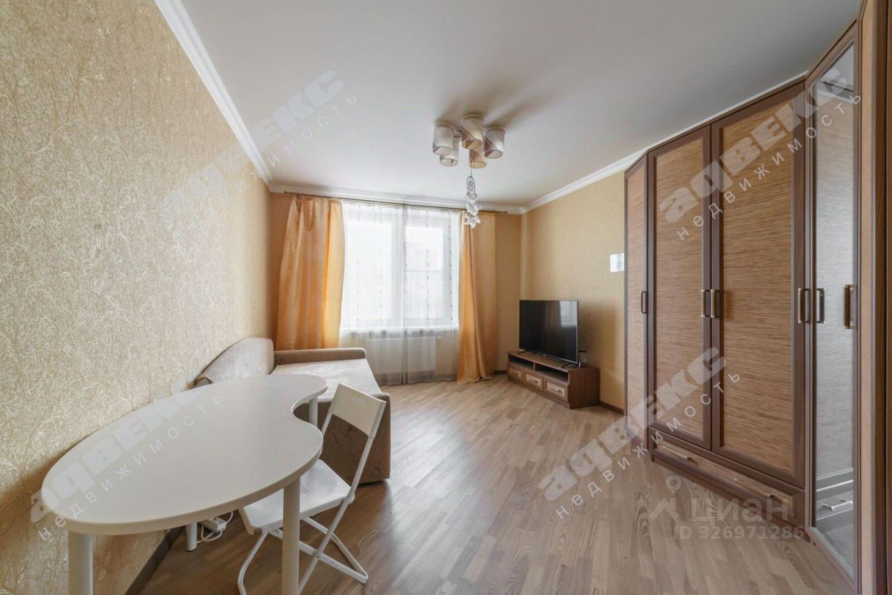 Продажа 2-комн квартиры на вторичном рынке улица Композиторов, 18