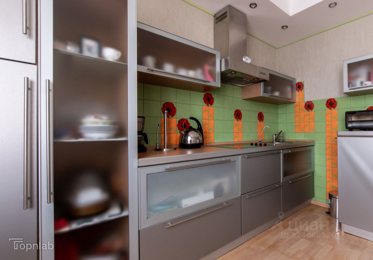 Продажа 2-комн квартиры на вторичном рынке Серебристый бульвар, 21