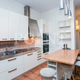 Продажа 3-комн квартиры на вторичном рынке ул Петровка,  д. 28,  к. 2