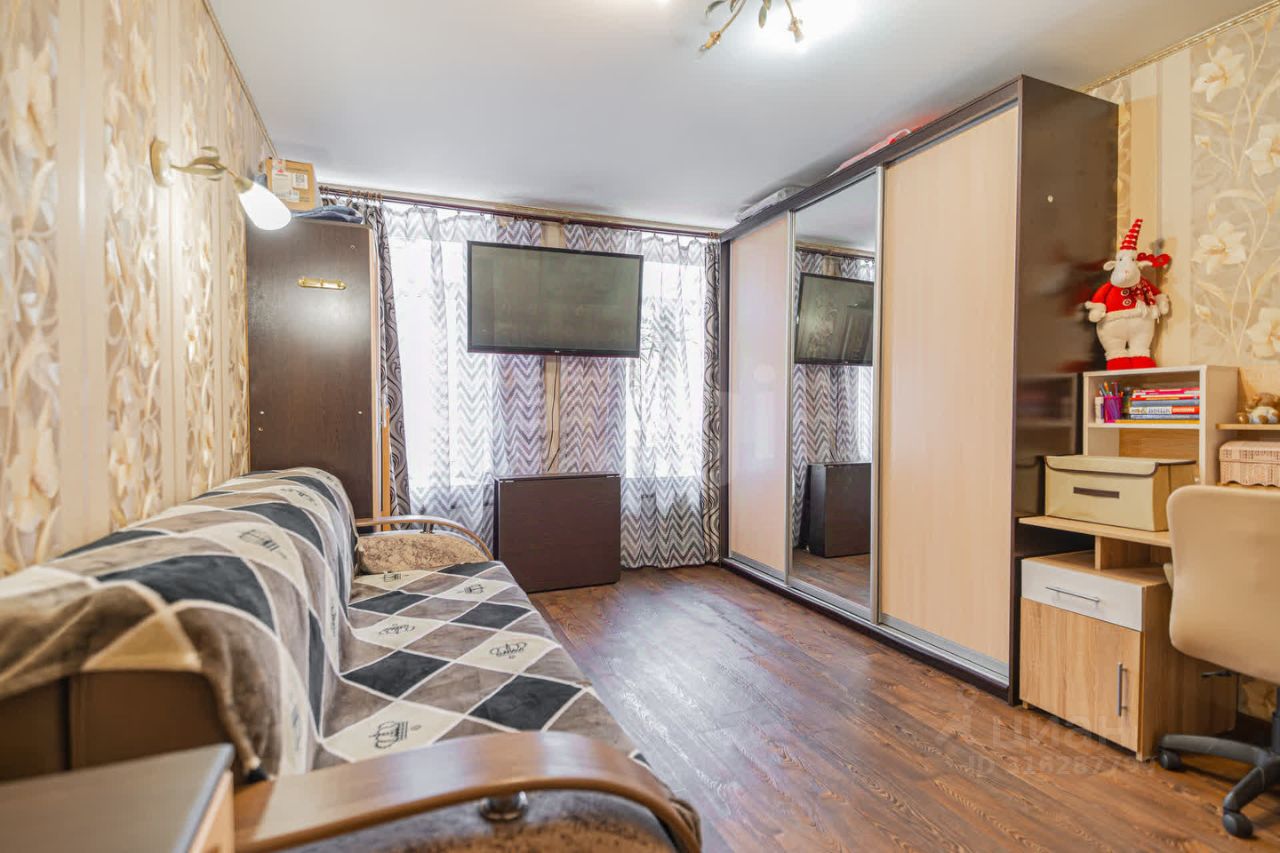 Продажа 2-комн квартиры на вторичном рынке 11-я Красноармейская улица, 13