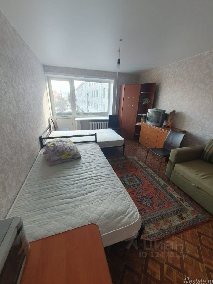 Продажа 1-комн квартиры на вторичном рынке Сланцы г, Кирова ул,  д. 12